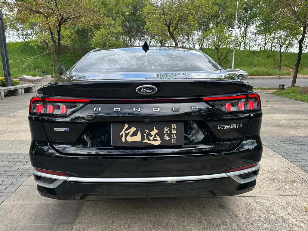 FORD MONDEO 2022