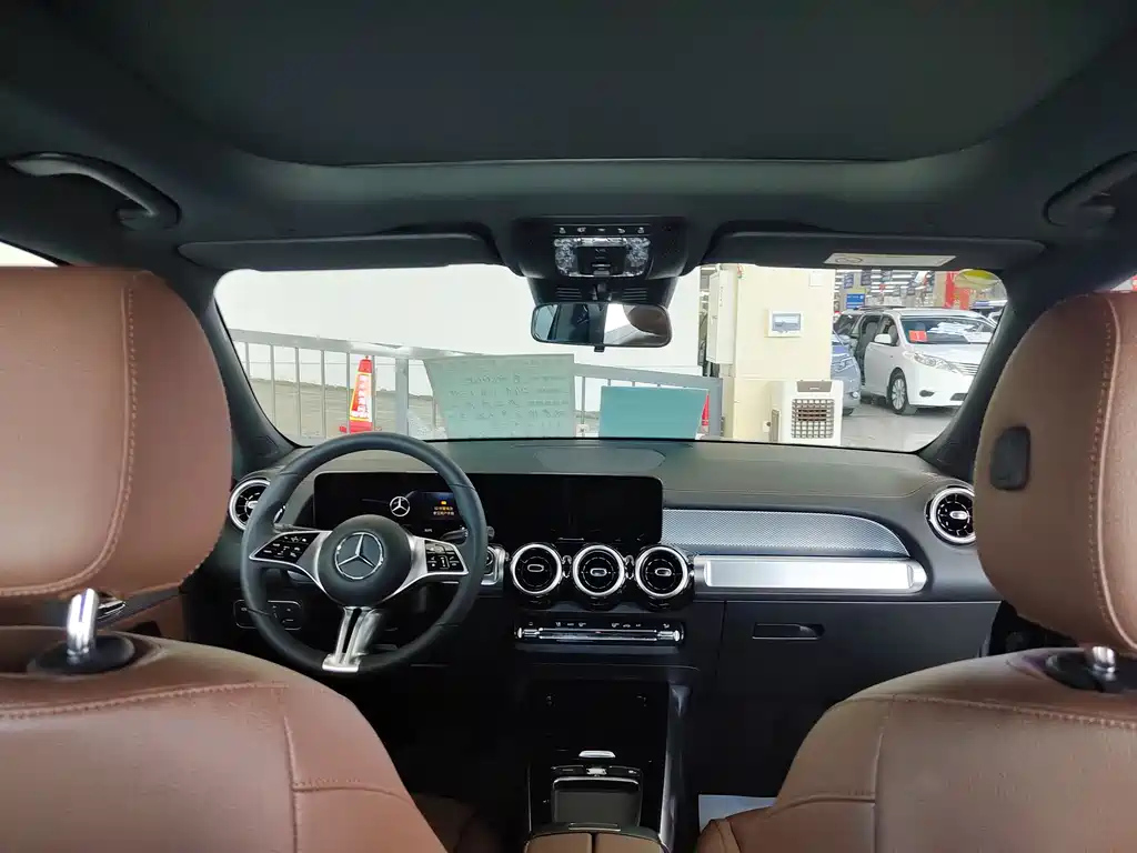MERCEDES BENZ GLB 2024