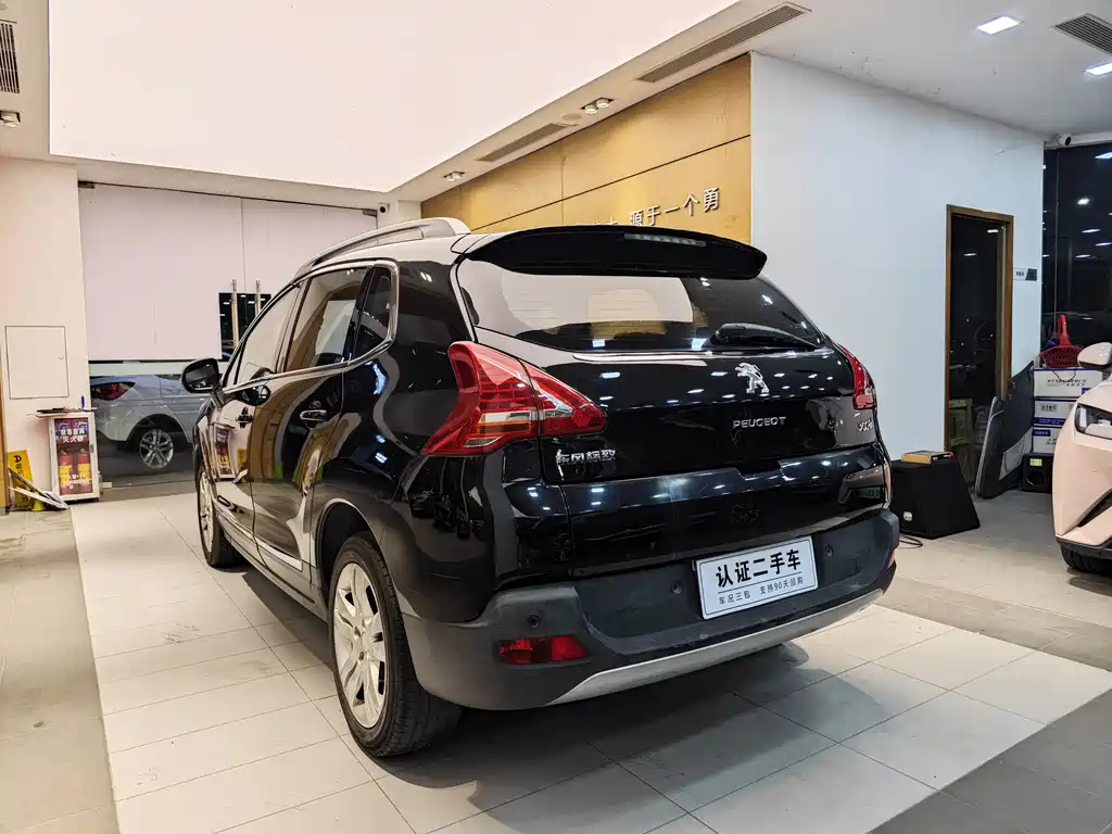 PEUGEOT 3008 2013