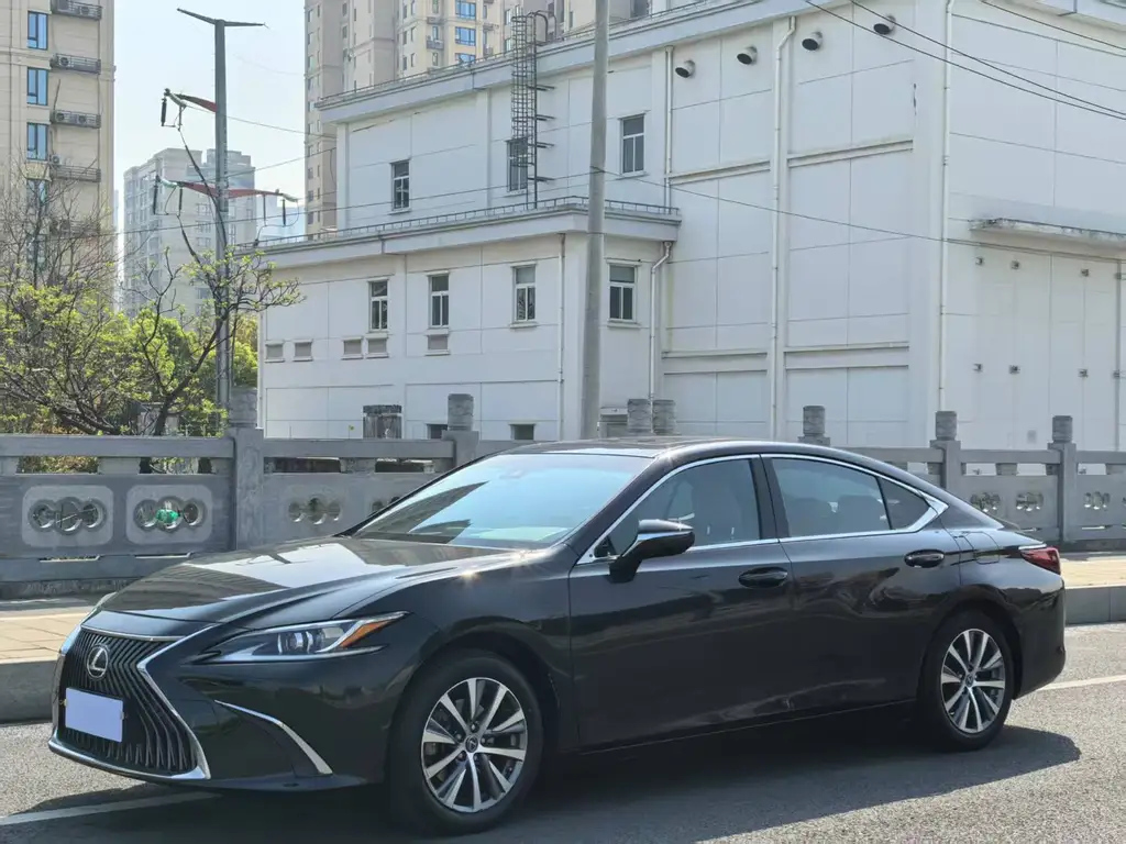 LEXUS ES 2021