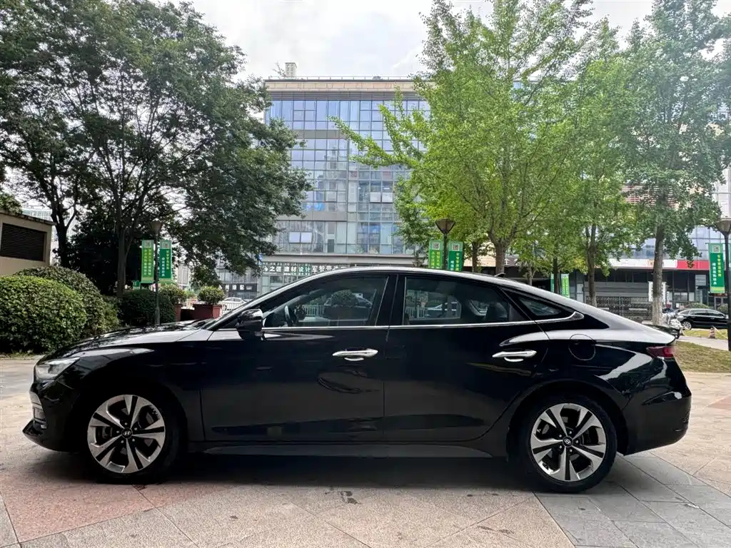 HYUNDAI LAFESTA 2019