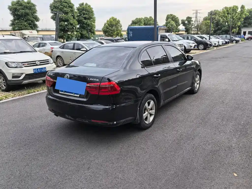 VOLKSWAGEN LAVIDA 2013