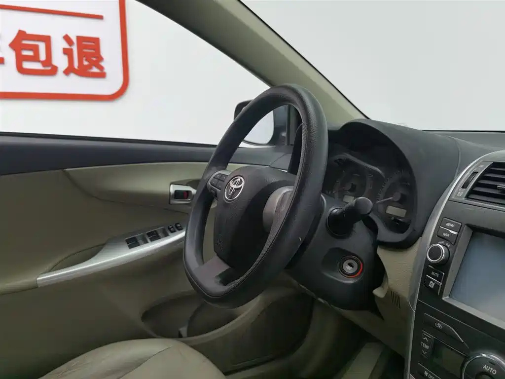 TOYOTA COROLLA 2013