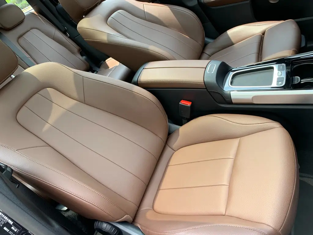 MERCEDES BENZ GLB 2024