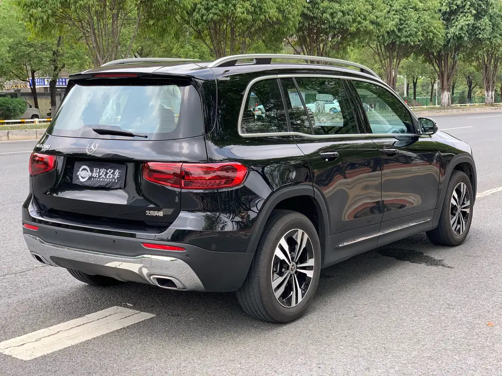 MERCEDES BENZ GLB 2024