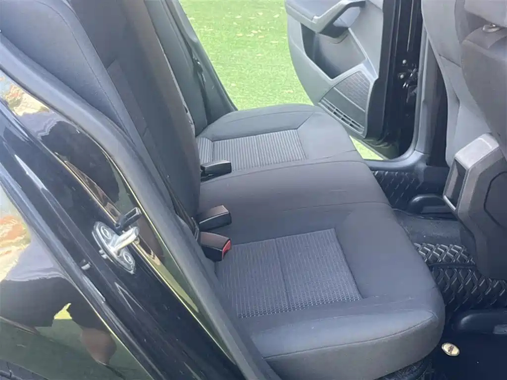 VOLKSWAGEN LAVIDA 2015