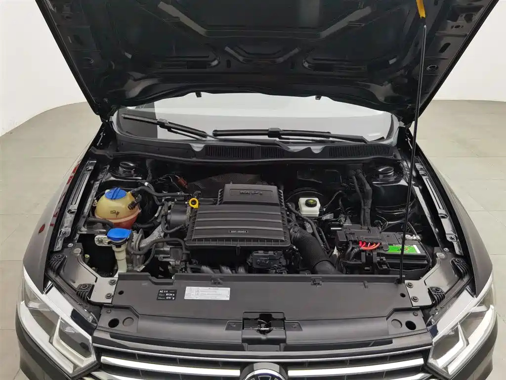 VOLKSWAGEN BORA 2018