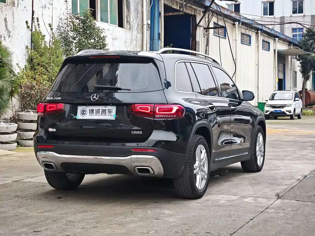 MERCEDES BENZ GLB 2023