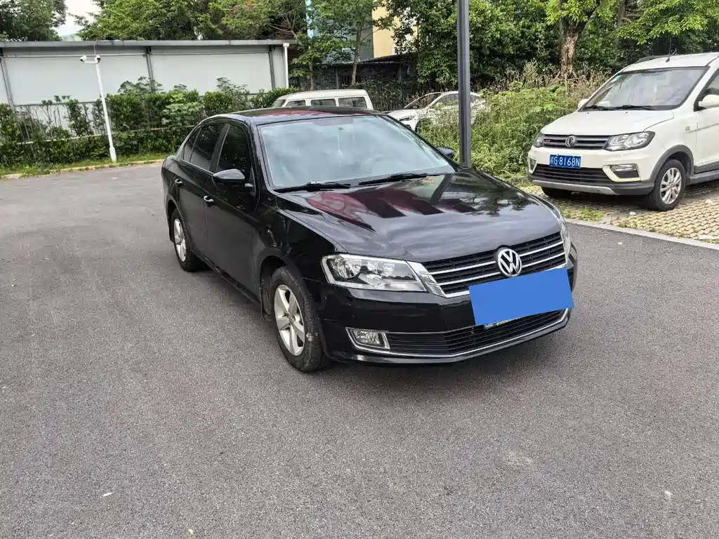 VOLKSWAGEN LAVIDA 2013