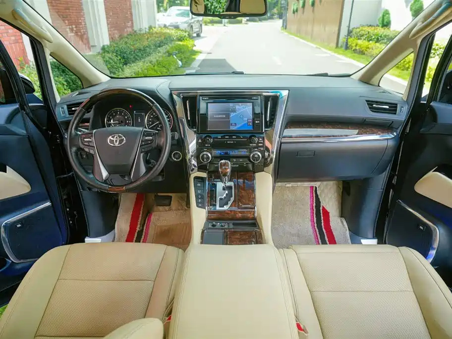 TOYOTA ALPHARD 2018