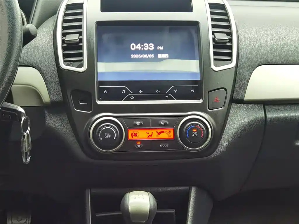 NISSAN SYLPHY 2019