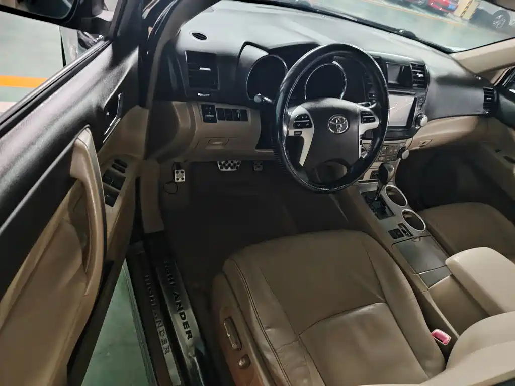 TOYOTA HIGHLANDER 2012