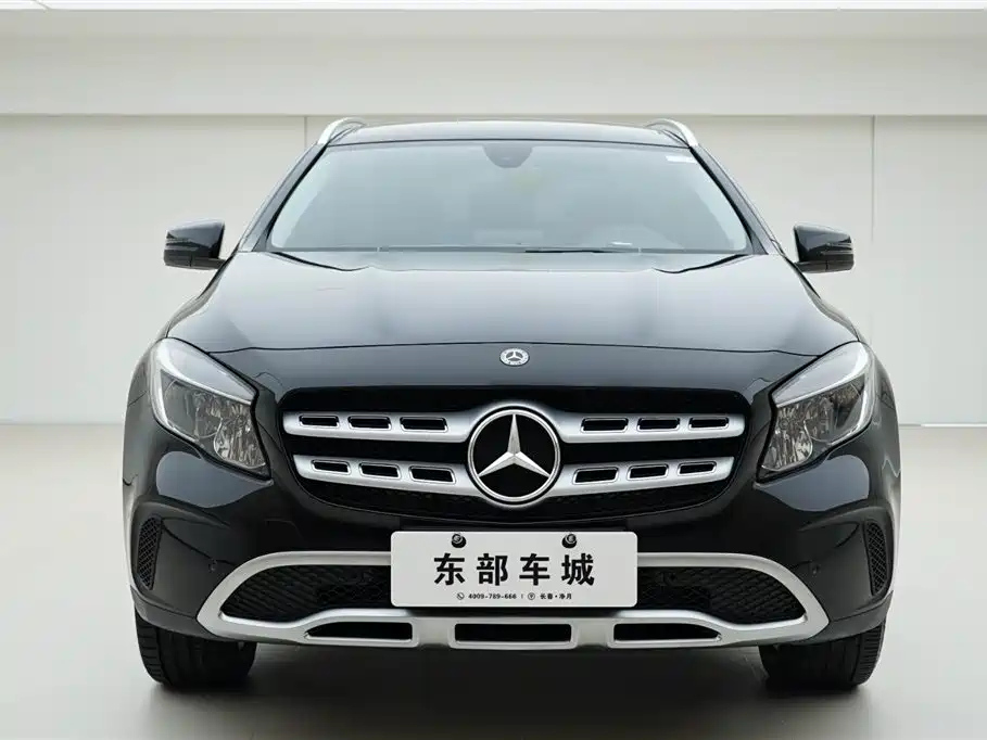 MERCEDES BENZ GLA 2019