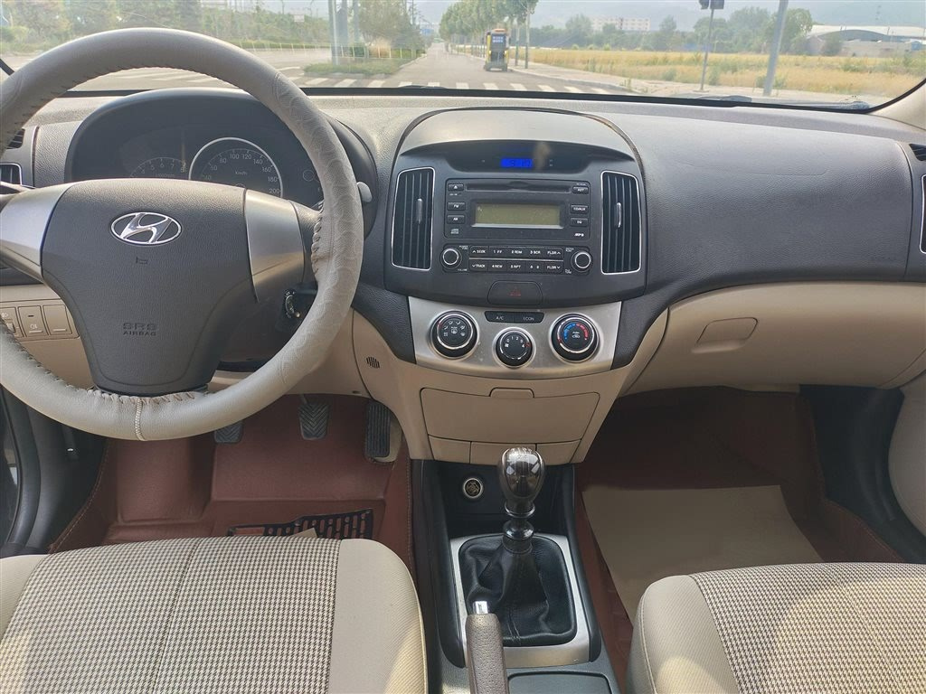 HYUNDAI CELESTA 2015