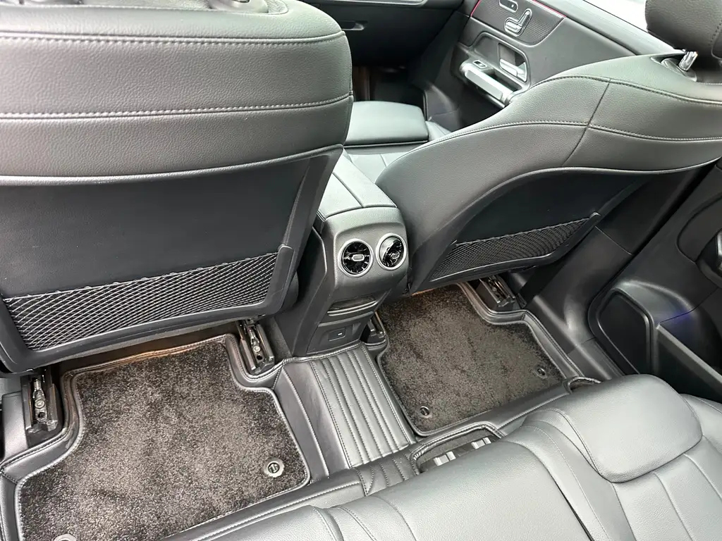 MERCEDES BENZ GLB 2021