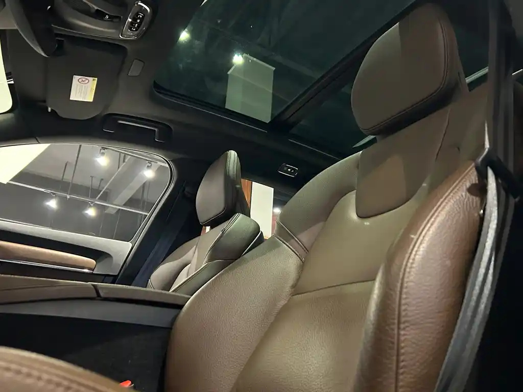VOLVO S90 2021