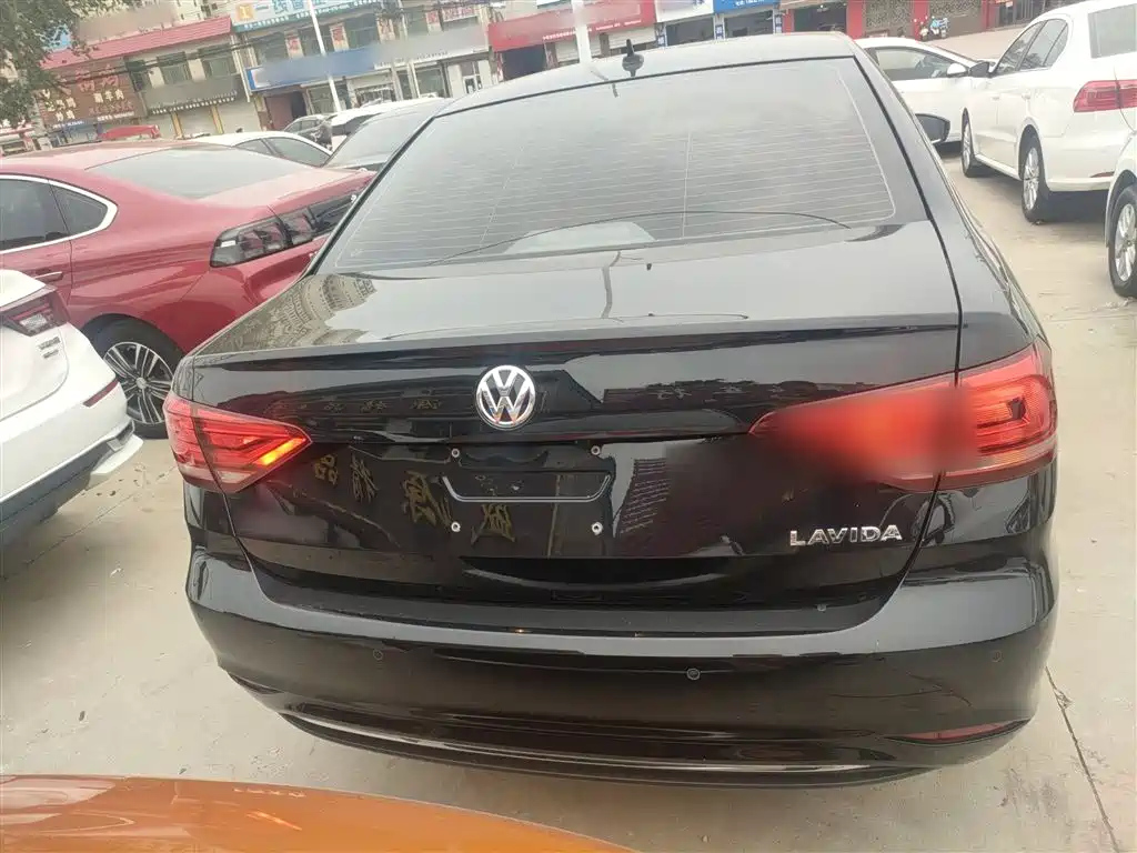 VOLKSWAGEN LAVIDA 2019