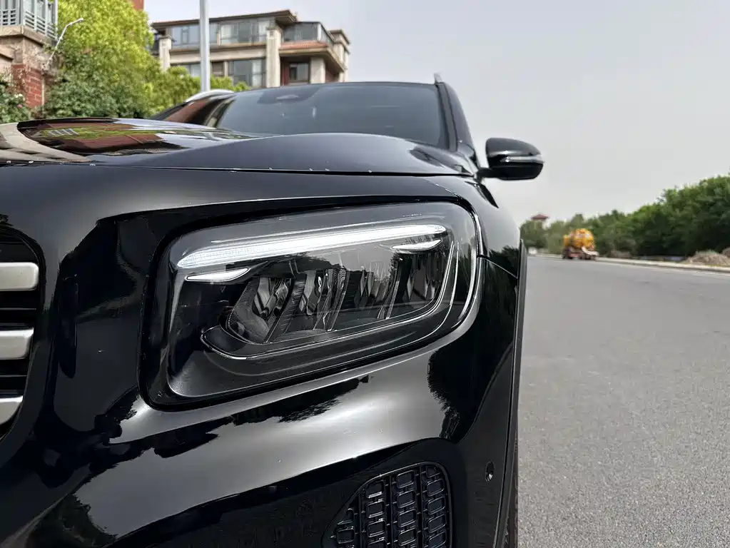 MERCEDES BENZ GLB 2024