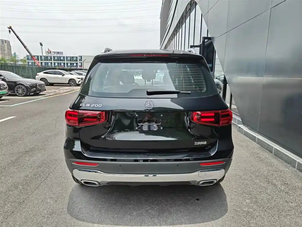 MERCEDES BENZ GLB 2023