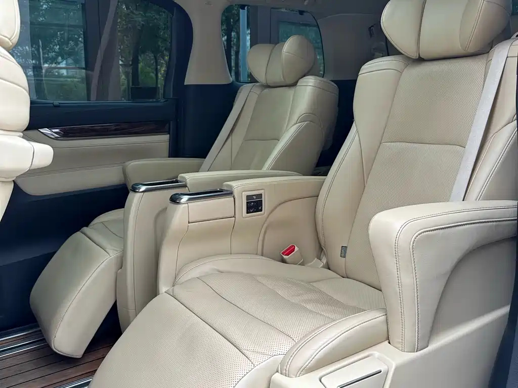 TOYOTA ALPHARD 2018