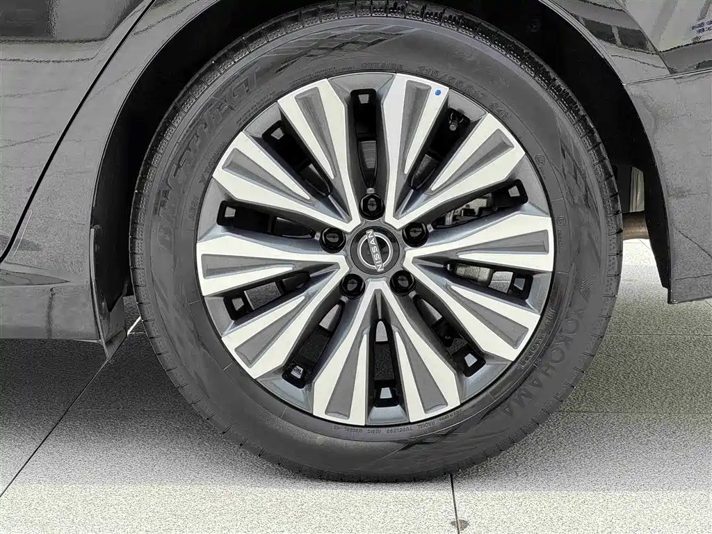 NISSAN TEANA 2022