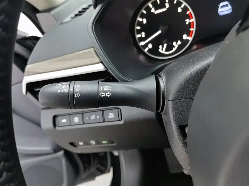 NISSAN TEANA 2021