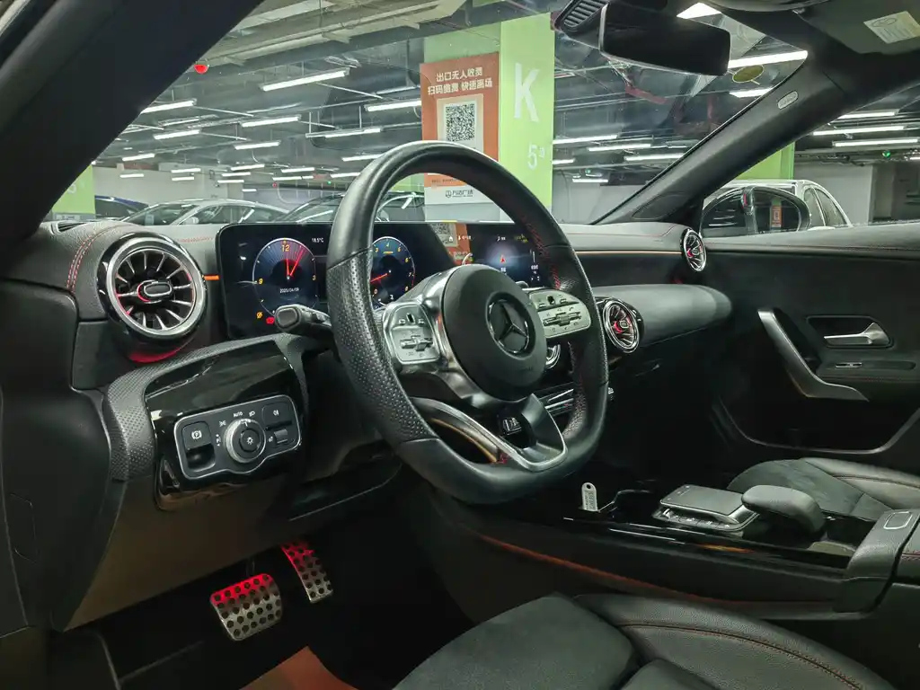 MERCEDES BENZ CLA 2023