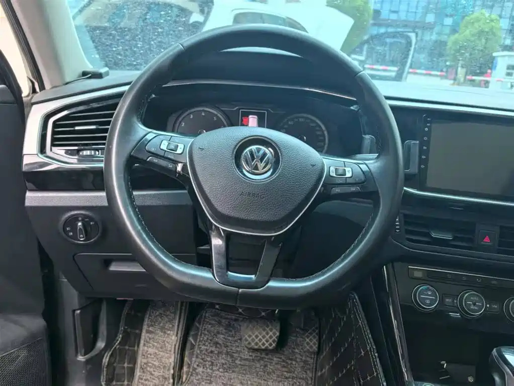 VOLKSWAGEN TAYRON 2019