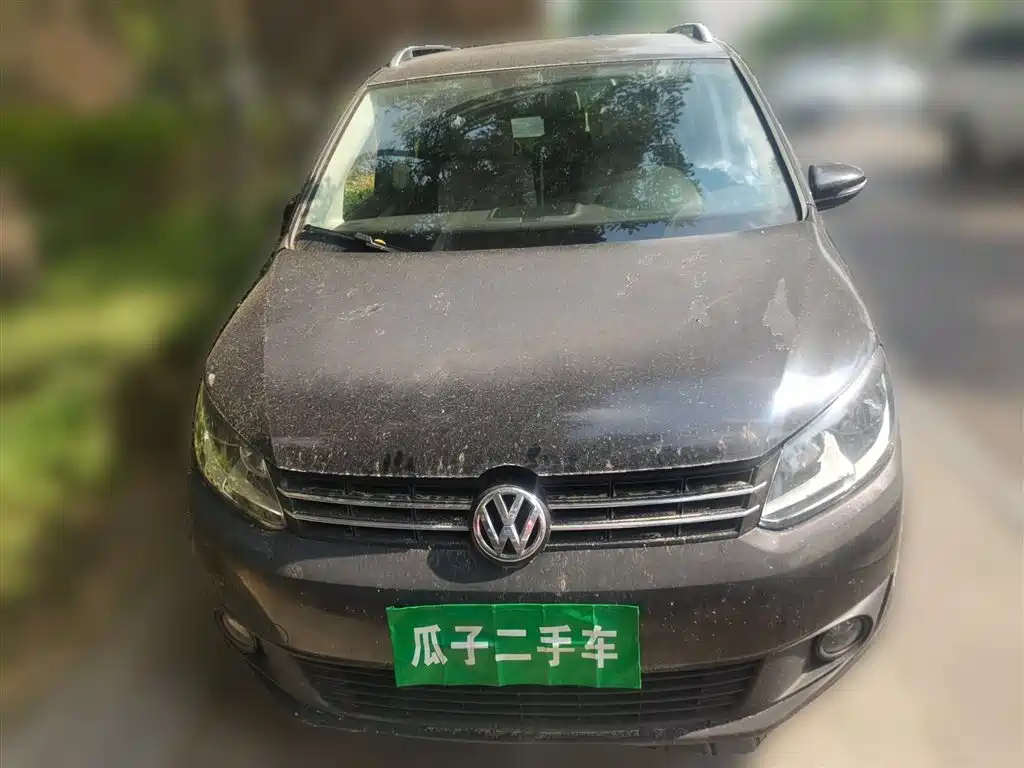 VOLKSWAGEN TOURAN 2015