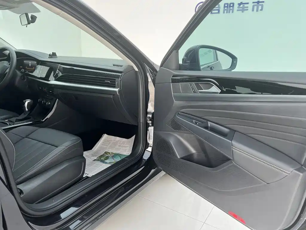 VOLKSWAGEN PASSAT 2022