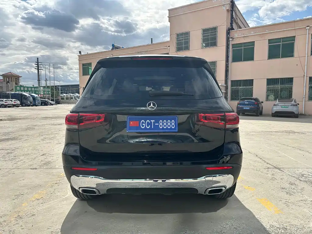 MERCEDES BENZ GLB 2023
