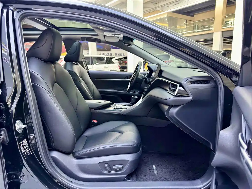 TOYOTA CAMRY 2021