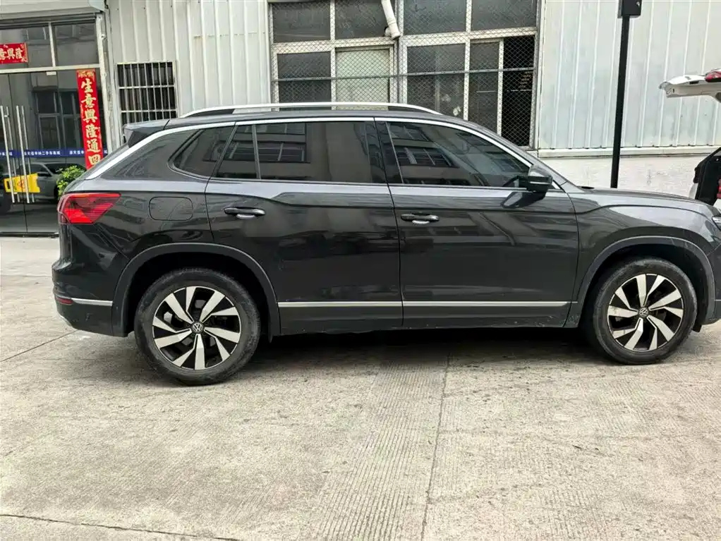 VOLKSWAGEN TAYRON 2019