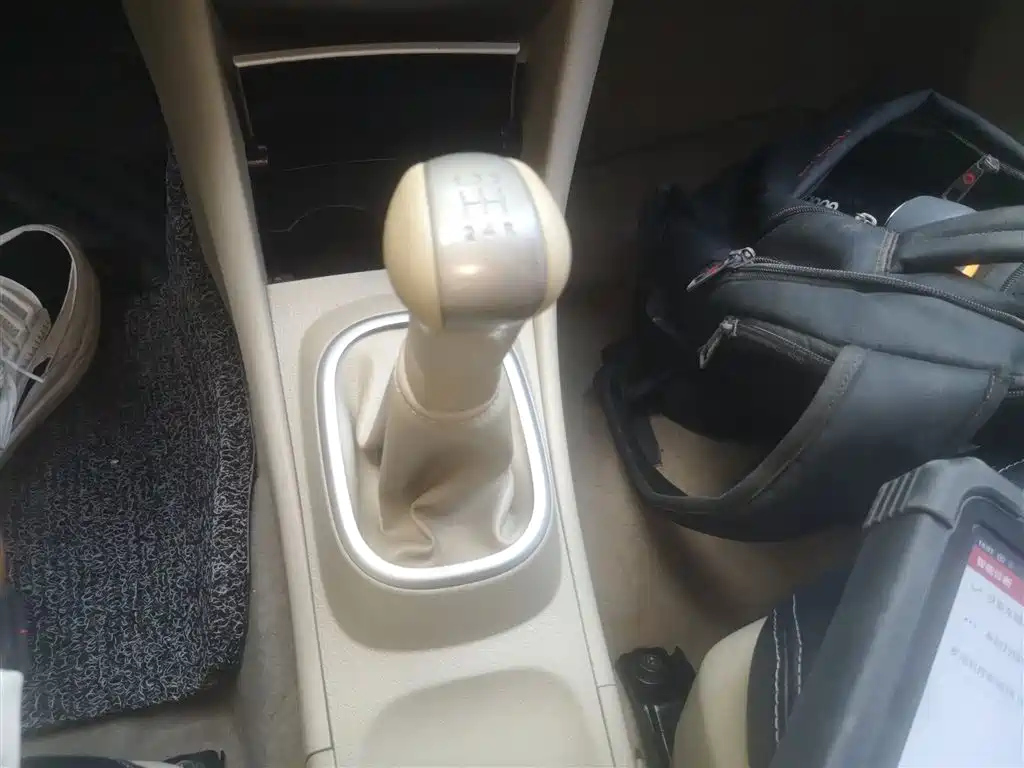 NISSAN SYLPHY 2012