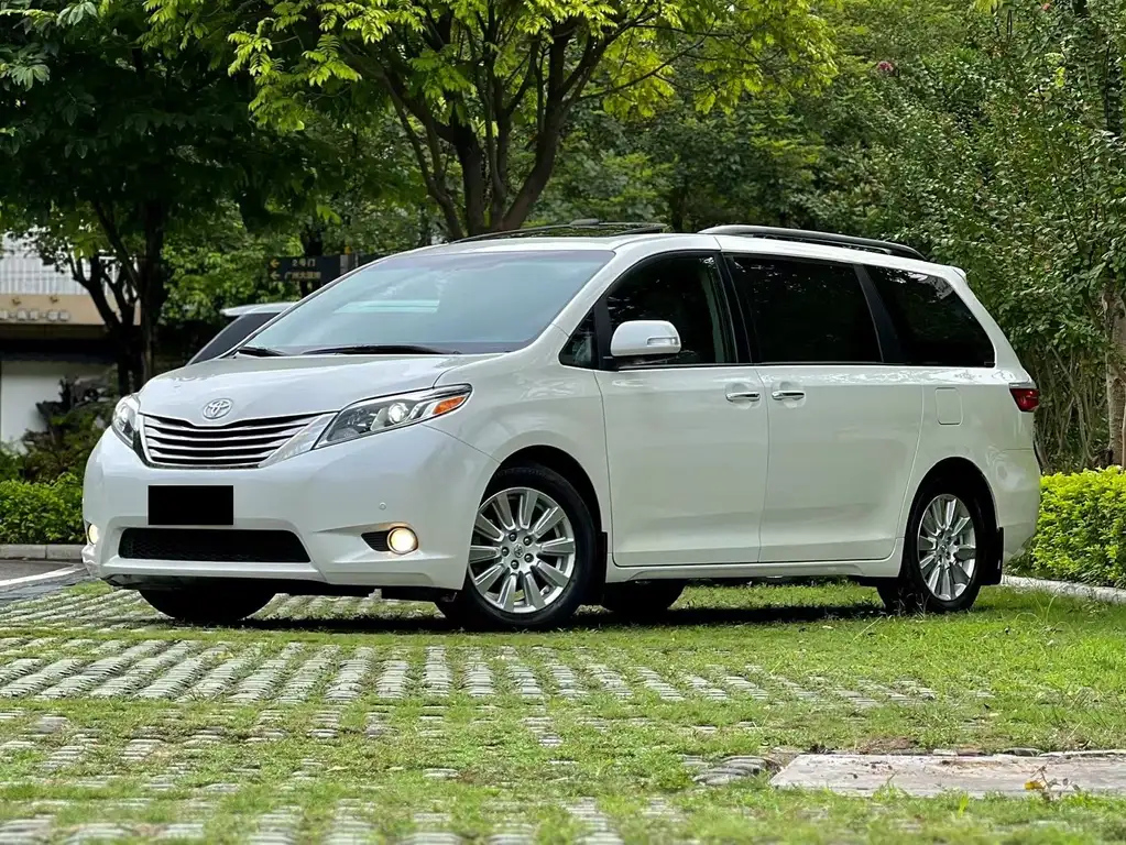 TOYOTA SIENNA 2015