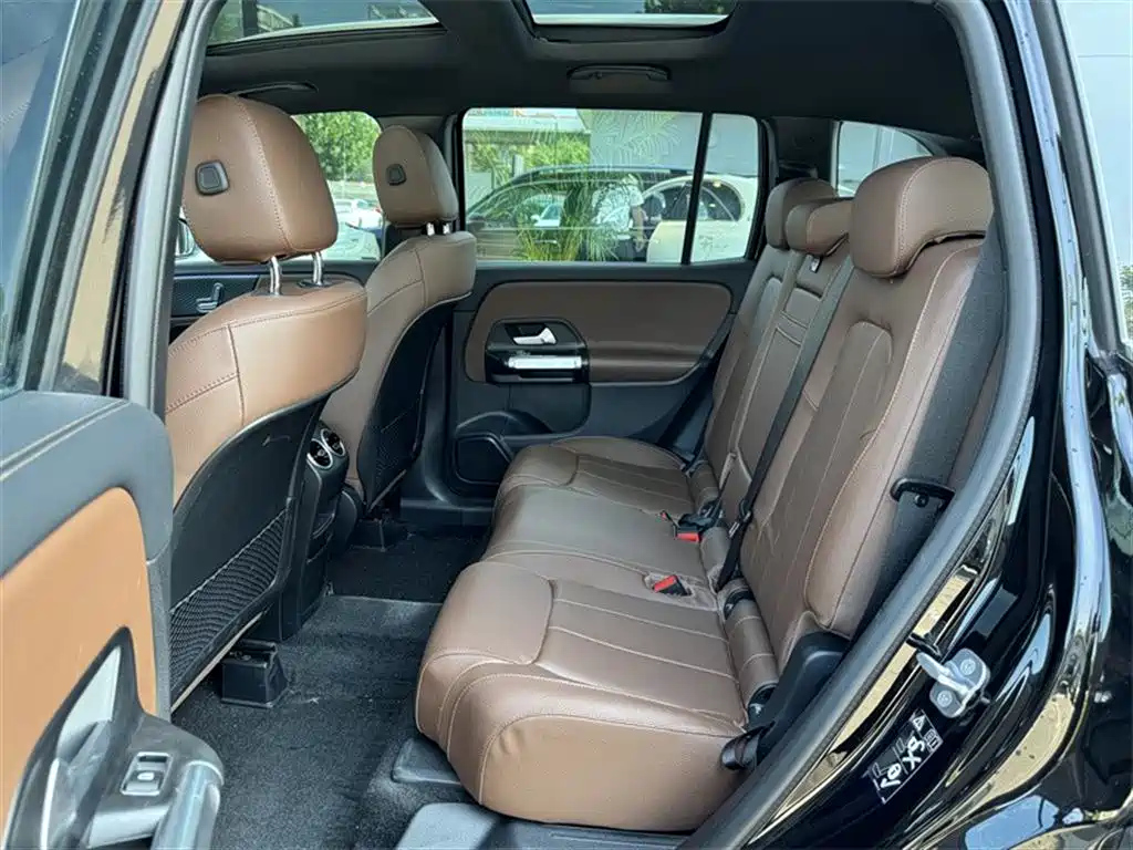 MERCEDES BENZ GLB 2024