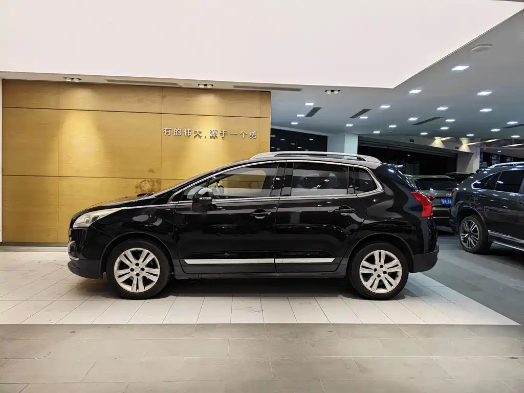 PEUGEOT 3008 2013