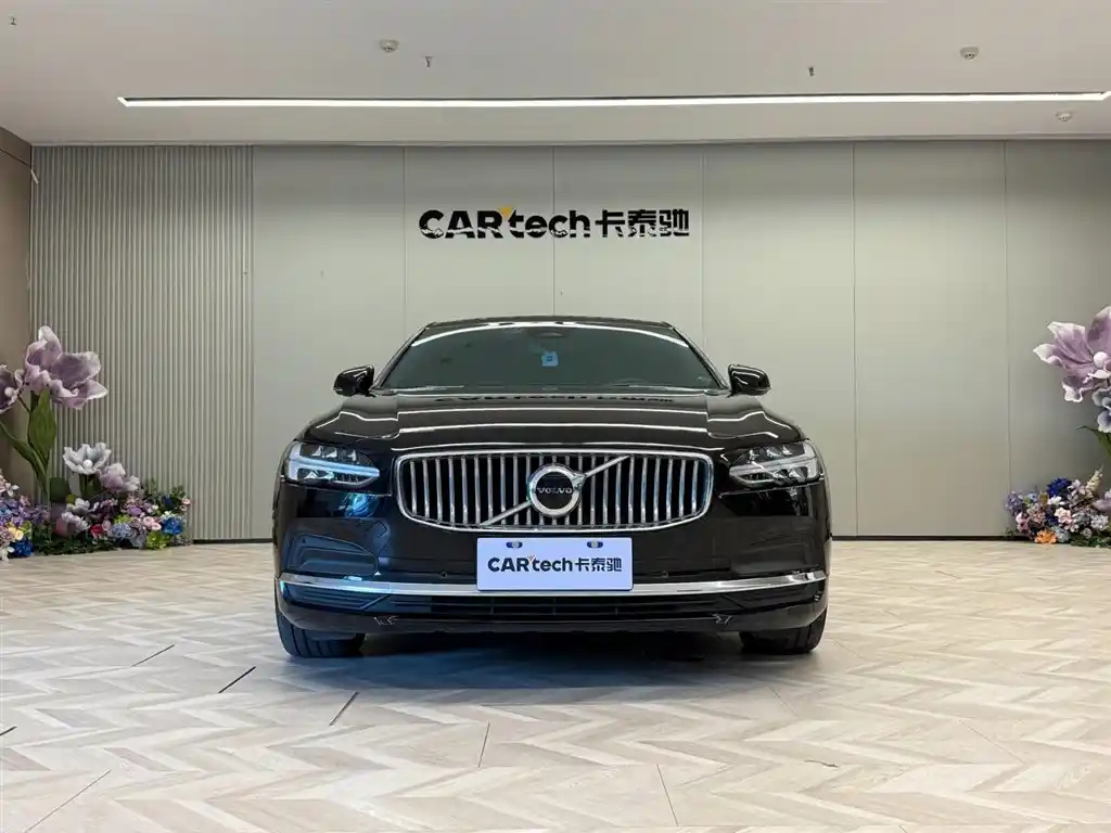 VOLVO S90 2022