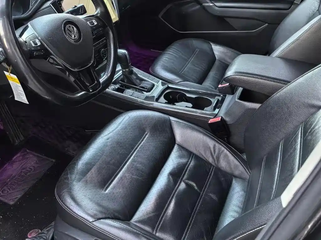 VOLKSWAGEN PASSAT 2016