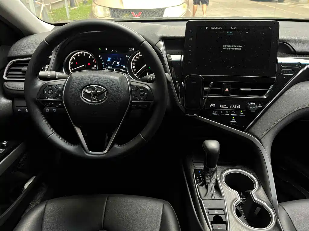 TOYOTA CAMRY 2023