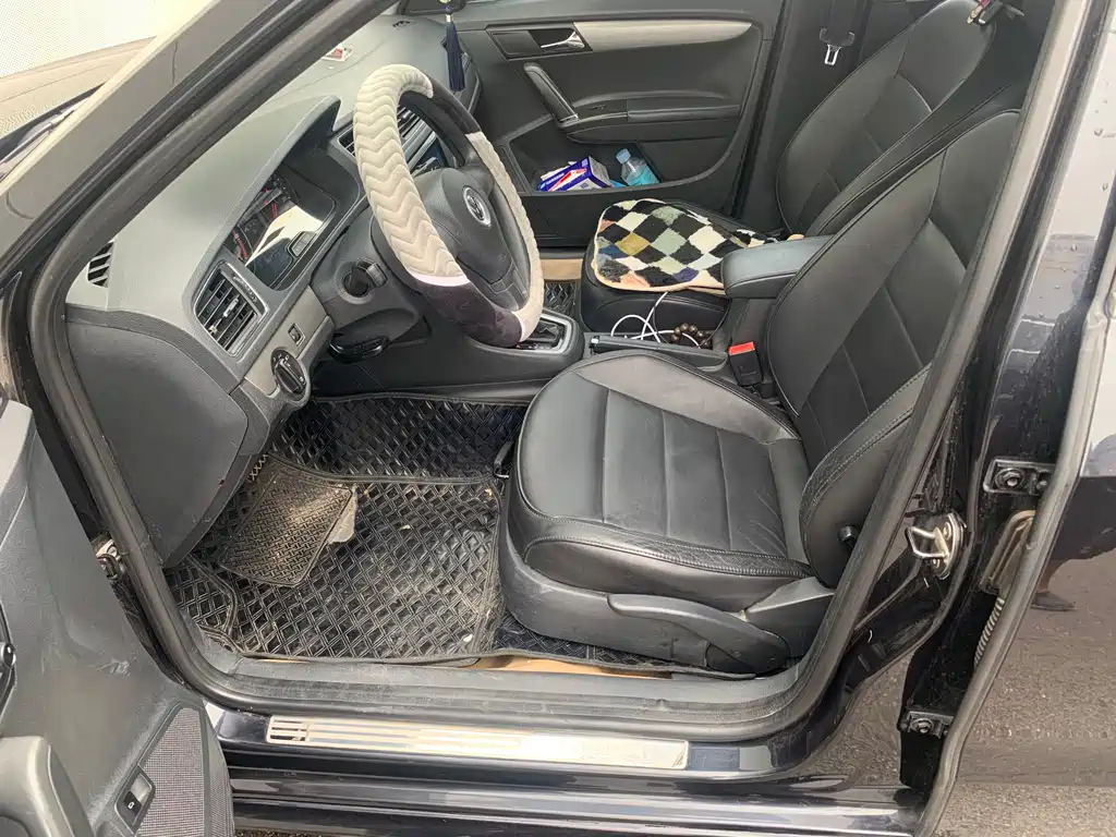 VOLKSWAGEN LAVIDA 2013