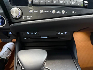 LEXUS ES  2021 YEAR 300H  EDITION 2021