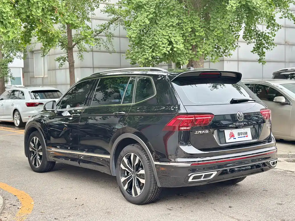 VOLKSWAGEN TIGUAN L 2024