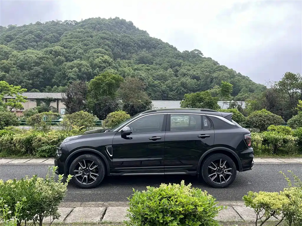 LYNK&CO 01 2021
