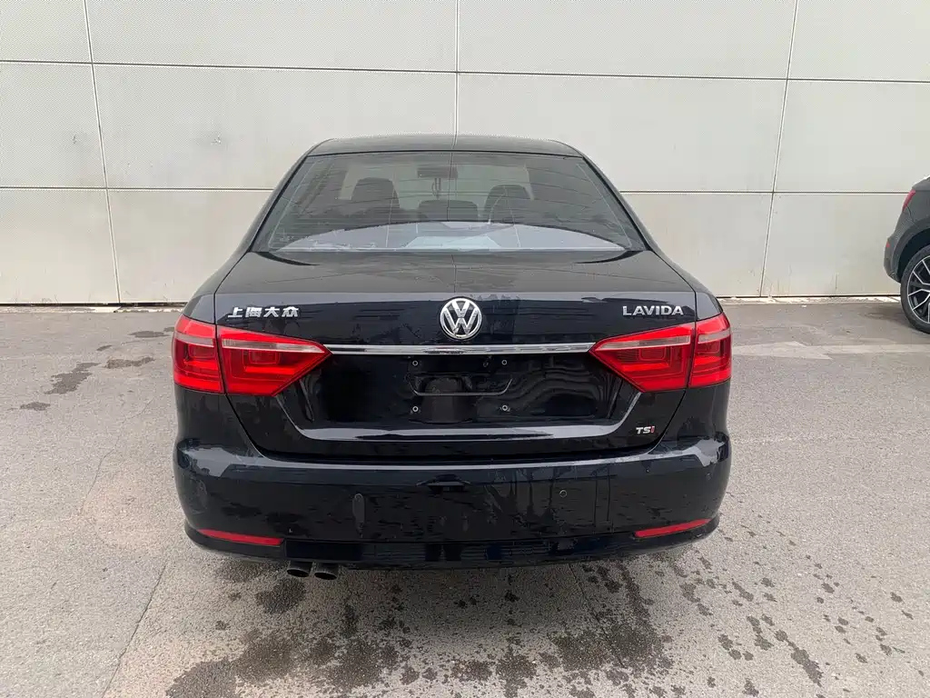 VOLKSWAGEN LAVIDA 2013