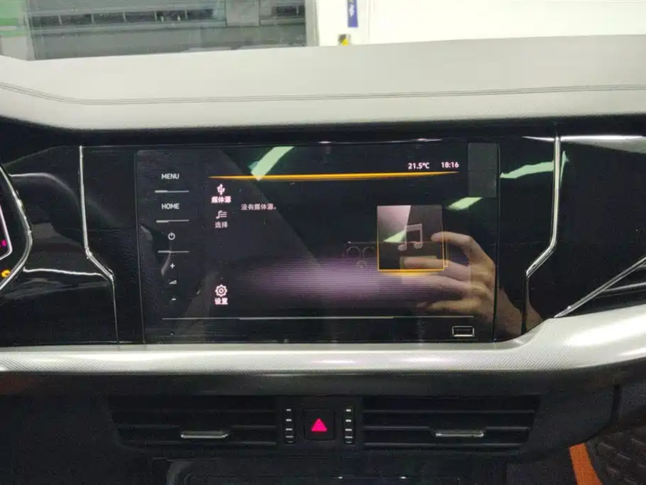 VOLKSWAGEN PASSAT 2024