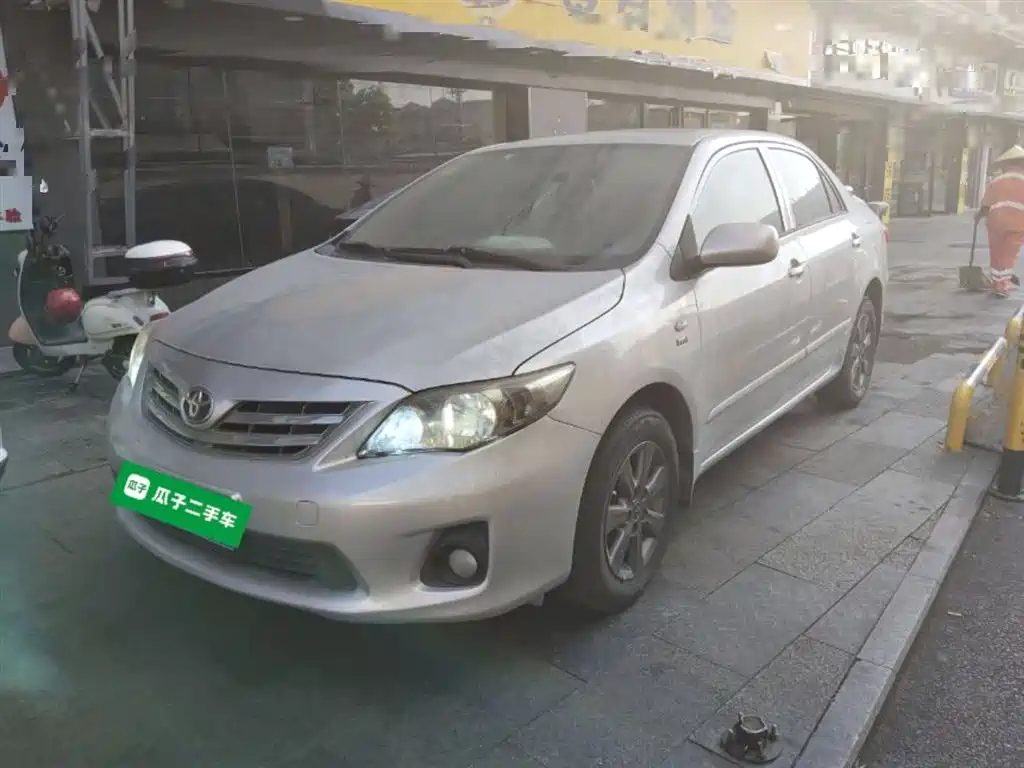 TOYOTA COROLLA 2013