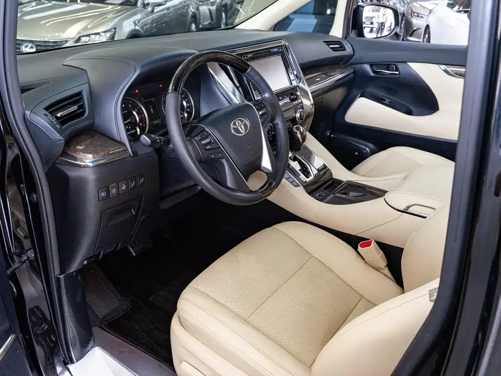 TOYOTA ALPHARD 2018