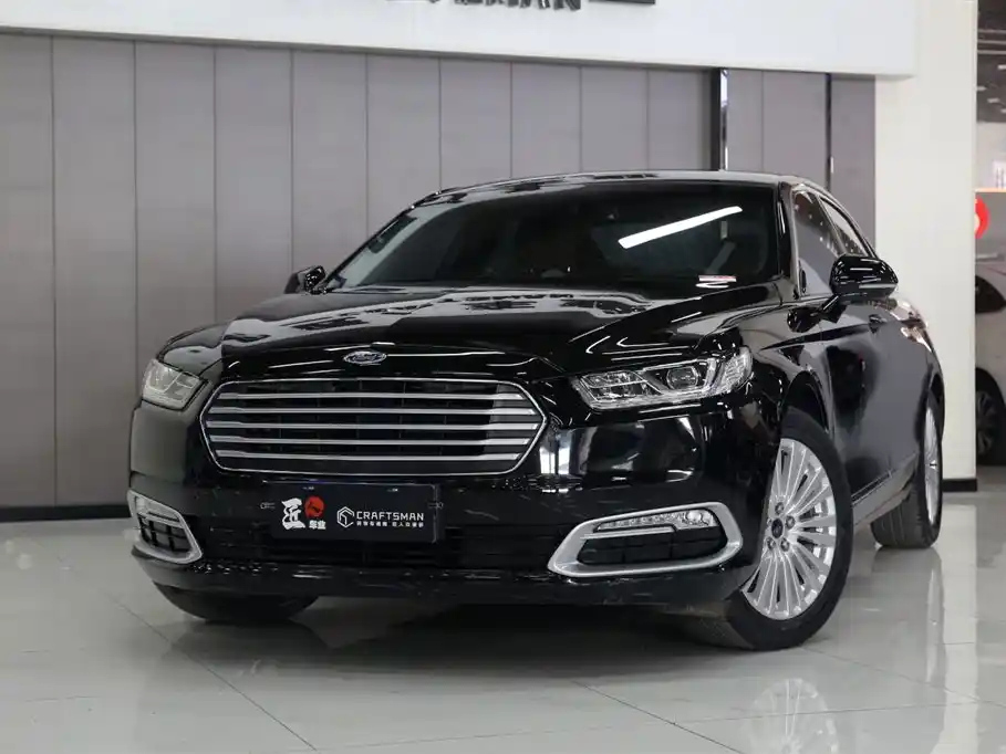 FORD TAURUS 2018