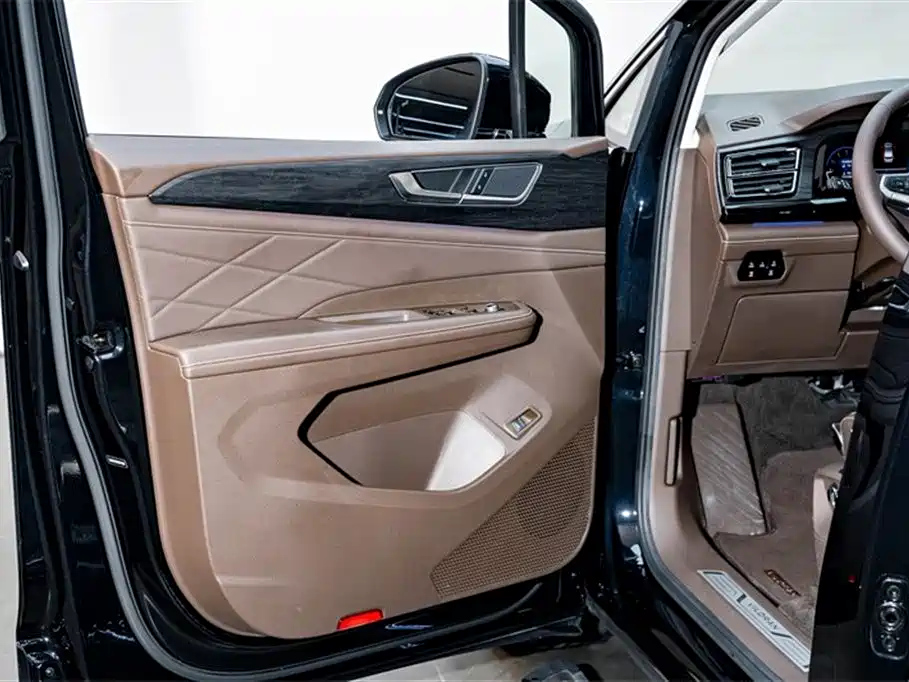 VOLKSWAGEN VILORAN 2024